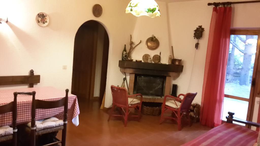 Appartamento Roccione Ovindoli Pokoj fotografie